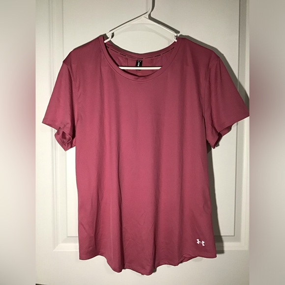 Under Armour Tops - Under Armour Women's Short Sleeve Tee in Rose